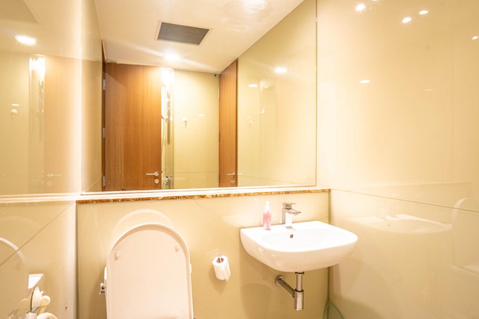 Soho Suites Klcc By Airhost Куала Лумпур Екстериор снимка